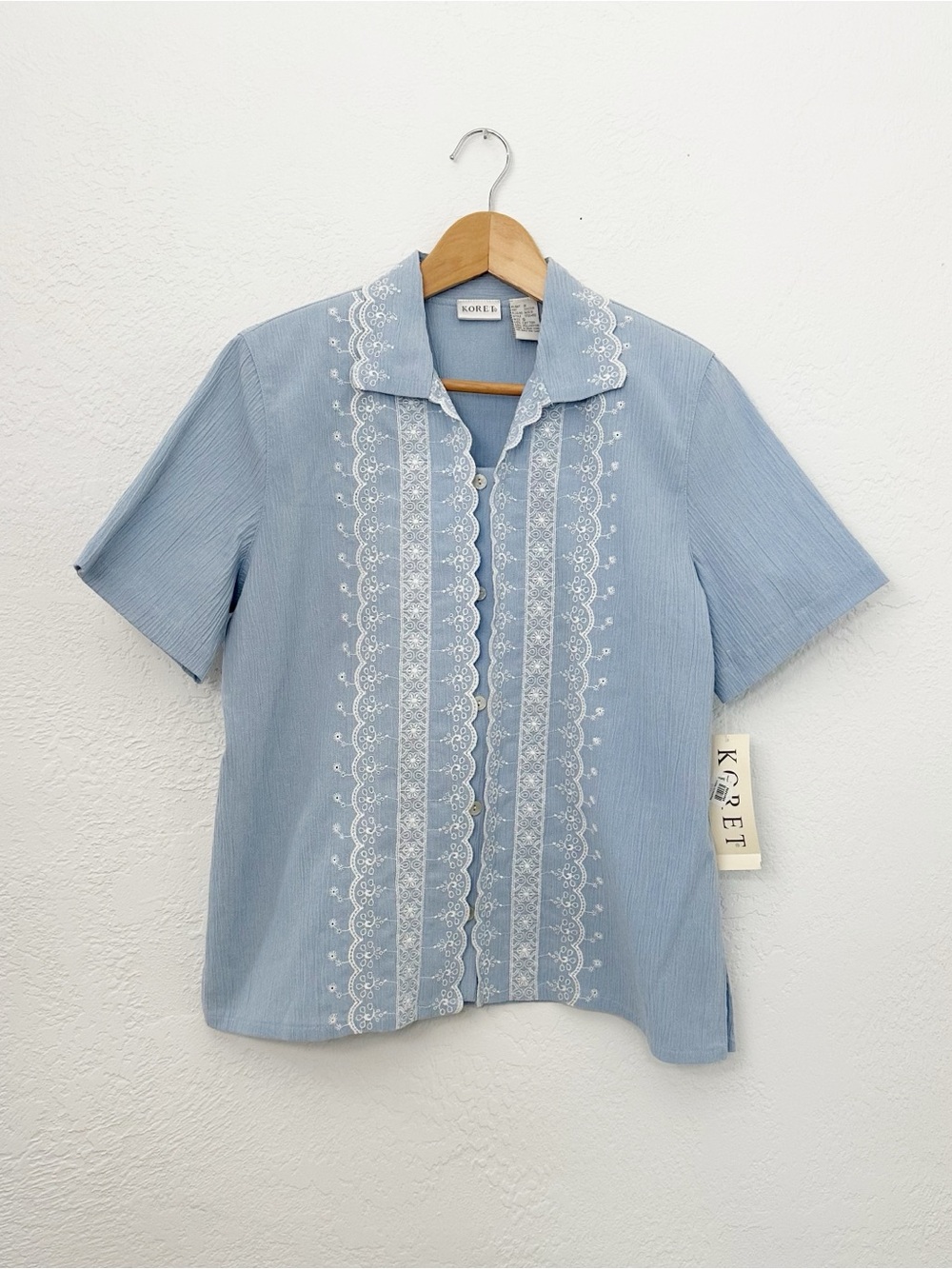 NWT Vintage Koret Pleasantville Chambray Blue Eyelet Button Front Shirt Blouse